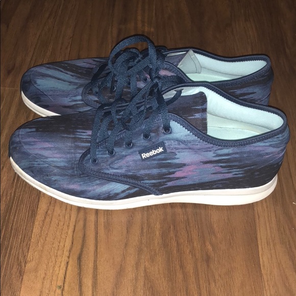 Brand new women’s Reebok shades of blue sneakers - Picture 7 of 8